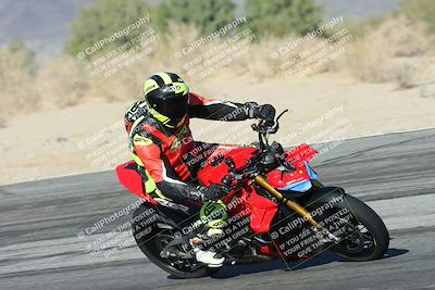 media/Dec-01-2025-Moto Forza (Mon) [[2daa91e15f]]/2-Intermediate Group/Session 4 Turn 9/